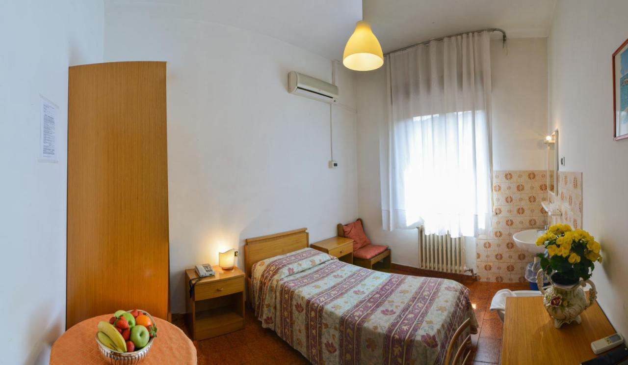 Hotel Prime Пістоя Екстер'єр фото